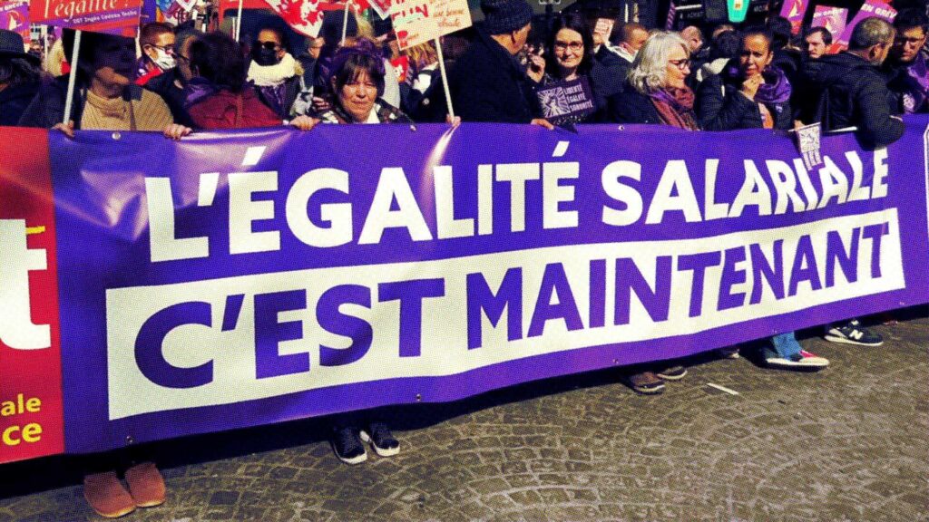 Des images de la grève féministe du 8 mars 2022 // Source : Journal L'Humanité / YouTube