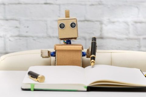Buzzfeed a publié en cachette des articles écrits par des robots // Source : Canva