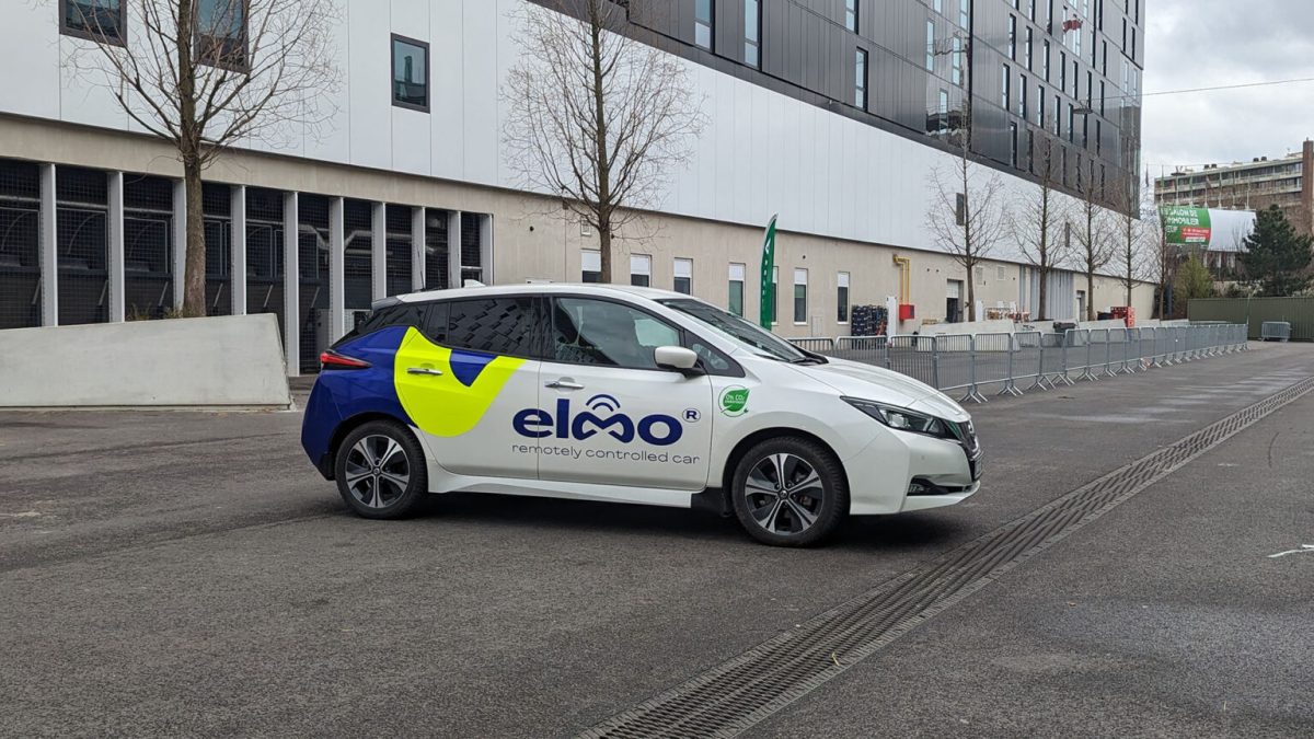 Elmo voiture télécommandée en autopartage // Source : Raphaelle Baut