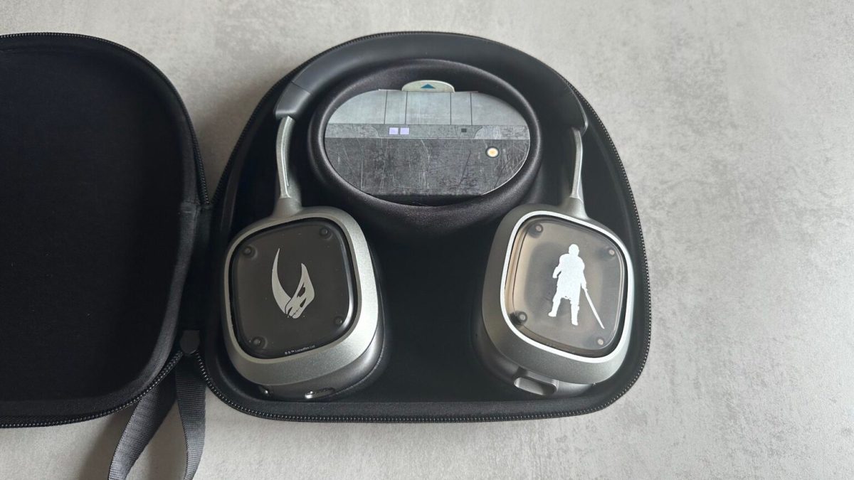 Casque gaming Logitech Astro A30 « The Mandalorian » // Source : Maxime Claudel pour Numerama