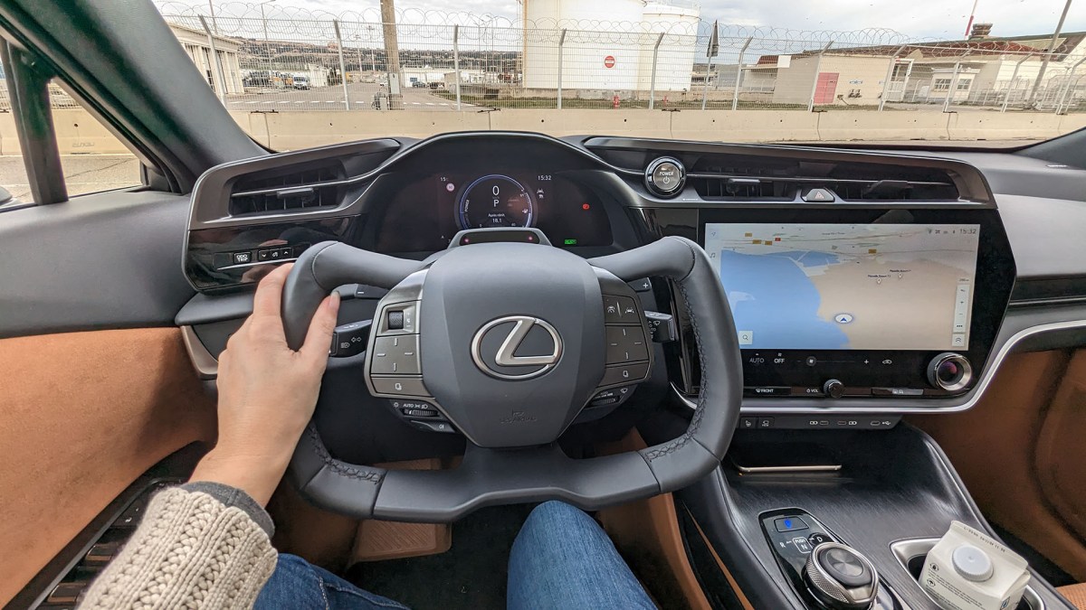 test du Volant Papillon Lexus // Source : Raphaelle Baut