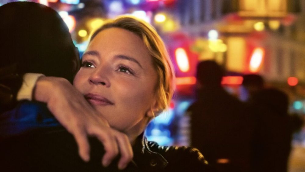 Virginie Efira dans Revoir Paris // Source : Dharamsala / Darius Films / Pathé / France 3 Cinéma