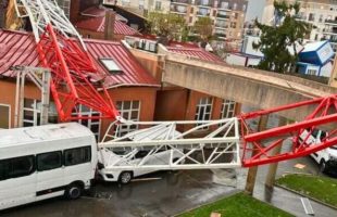 Dégâts de la tornade dans le Val-d'Oise. // Source : Via X @PKuchly57 (photo recadrée et modifiée)
