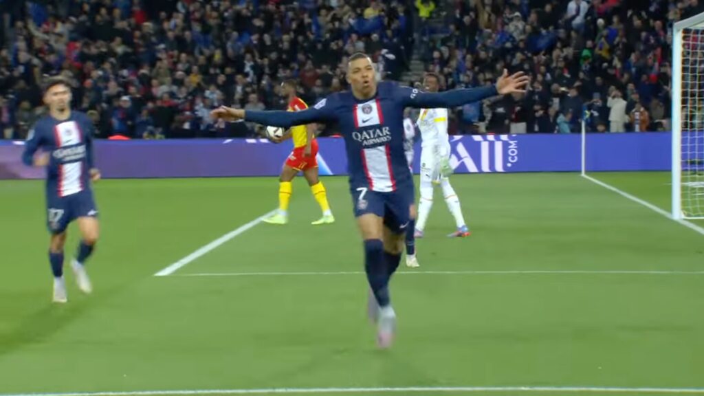 Kylian Mbappé avec le PSG // Source : Capture YouTube Ligue 1