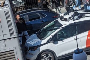 Un accident d'un robotaxi Cruise à San Francisco // Source : @d_bau13 sur Twitter