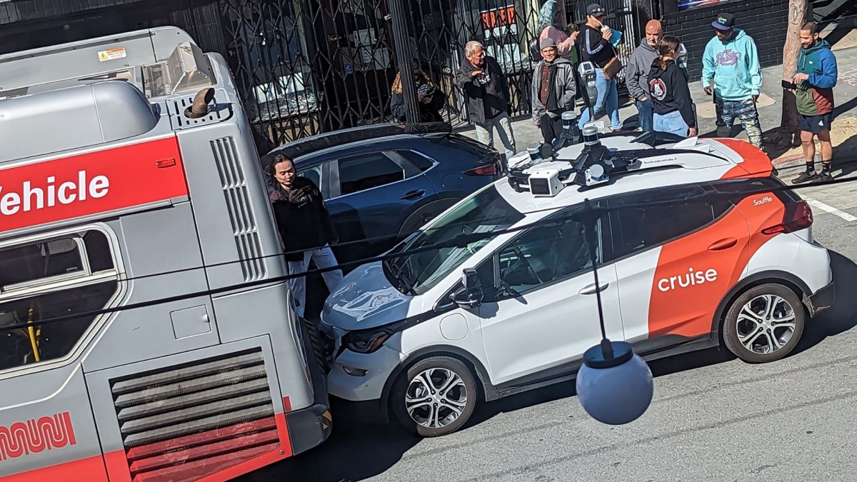 Un accident d'un robotaxi Cruise à San Francisco // Source : @d_bau13 sur Twitter