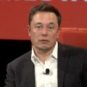 Elon Musk lors de la conférence Recode — lorsqu'il a dit que les Tesla pouvez d'ores et déjà conduire mieux que les humains // Source : YouTube / Recode