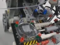 L'imprimante en Lego. // Source : Capture d'écran YouTube Cardiff University