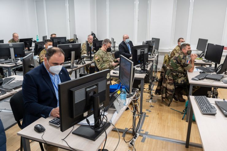 L'Estonie accueille chaque l'exercice militaire de l'OTAN dans la cyberdéfense. Ici à Tallin en 2021. // Source : OTAN