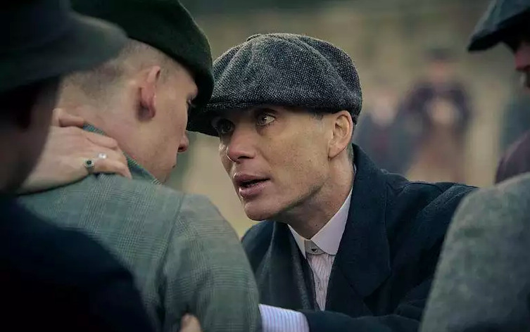 L'accent de Birmingham est un personnage à part entière dans la série Peaky Blinders // Source : Tiger Aspect / ARTE