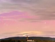 L'aurore boréale dans les Vosges. // Source : Via Twitter @kylian_natation