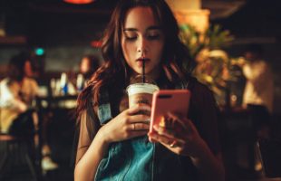 Mobile smartphone // Source : Pixabay