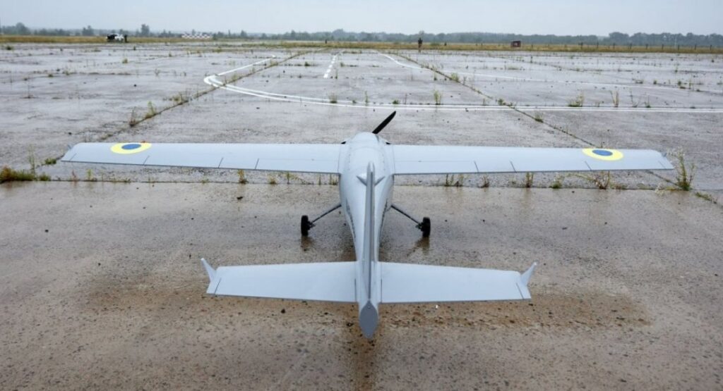 Un UJ-22 sur le tarmac. // Source : Ministère du numérique ukrainien