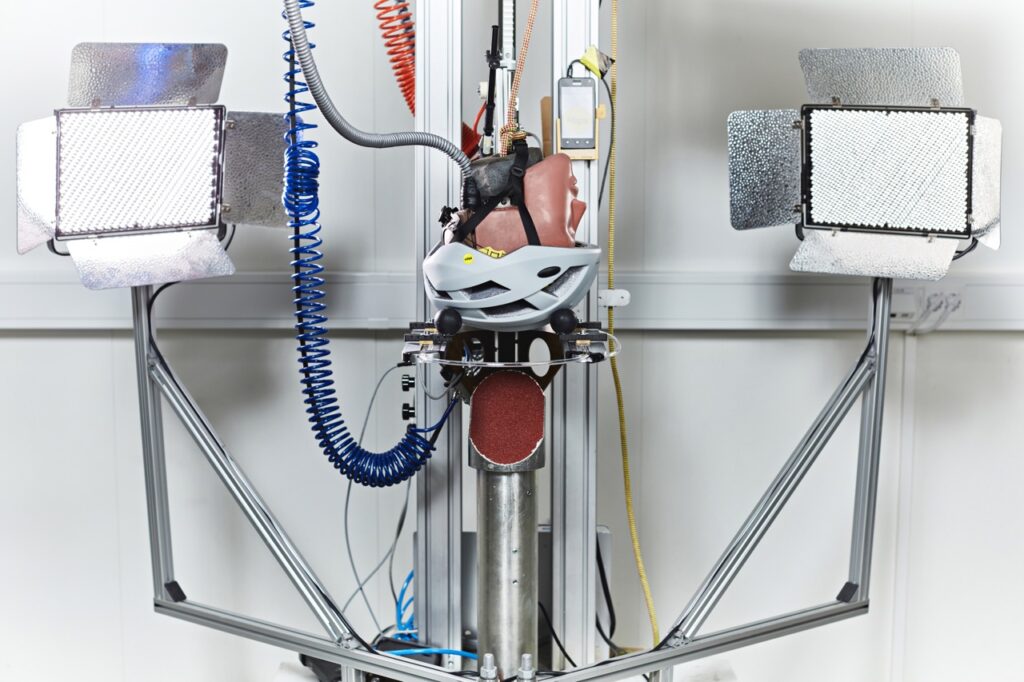 Le protocole de test d'un casque Mips // Source : Mips, réutilisation autorisée Le protocole de test d'un casque Mips // Source : Mips, réutilisation autorisée