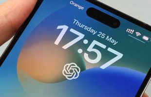 ChatGPT sur un iPhone 14 Pro Max. // Source : Numerama
