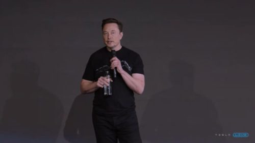 Tesla : les 5 infos que l'on retient de la dernière conférence d'Elon Musk  - Numerama