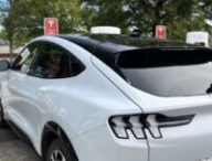Ford Mustang Mach-e sur un superchargeur Tesla US // Source : Ford