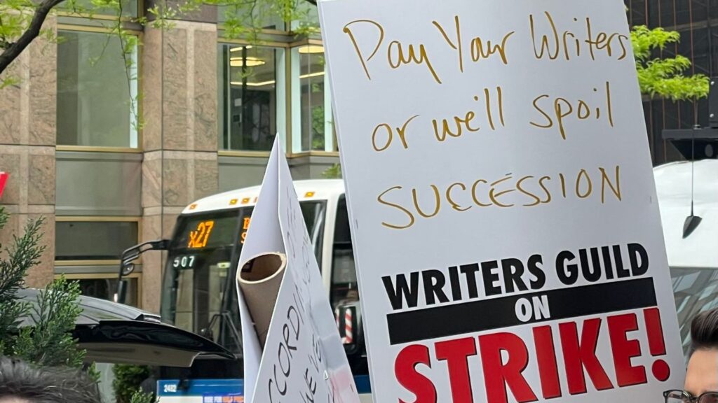 2024 Writers Strike Here Are The Series Directly Affected   Greve Scenaristes Pancarte 2 1024x576 