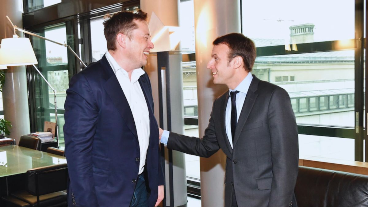 Macron et Musk en 2016. // Source : Via Twitter @EmmanuelMacron (modifié avec Canva)