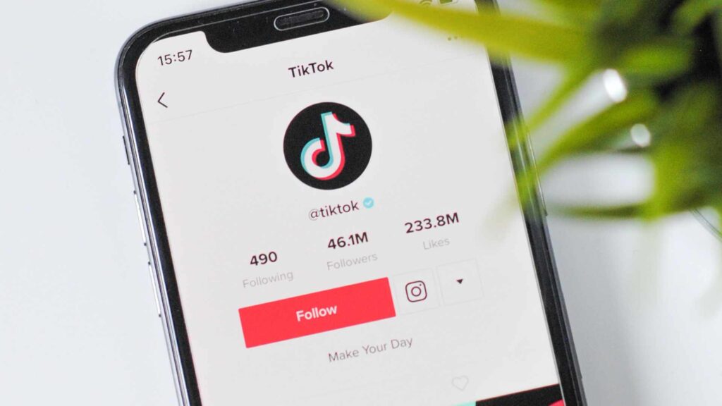 TikTok  // Source : Unsplash / Nik