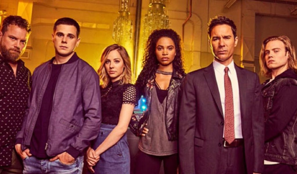 Travelers (Les Voyageurs du Temps) // Source : Showcase/Netflix Travelers (Les Voyageurs du Temps) // Source : Showcase/Netflix