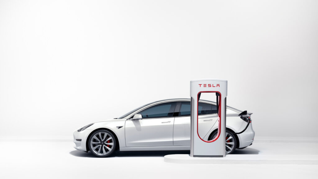 L'accès aux Superchargeurs sera simplifié // Source : Tesla