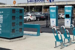 Carrefour propose une heure de recharge gratuite à ses clients // Source : Carrefour