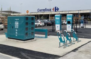 Carrefour propose une heure de recharge gratuite à ses clients // Source : Carrefour