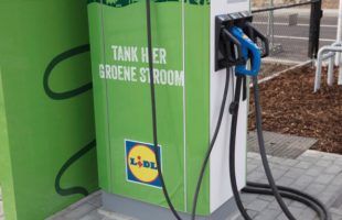 Une borne de recharge Lidl bientôt payante // Source : Lidl Une borne de recharge Lidl bientôt payante // Source : Lidl