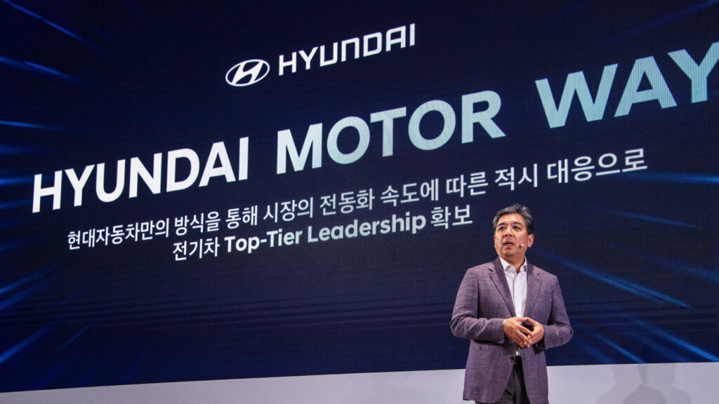 Jaehoon Chang, président de Hyundai, face aux investisseurs // Source : Hyundai