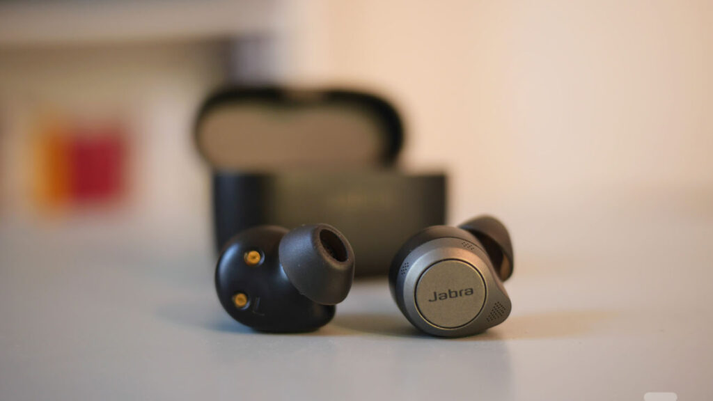 Although they are not recommended for sport, the 85t have good support // Source: Jabra