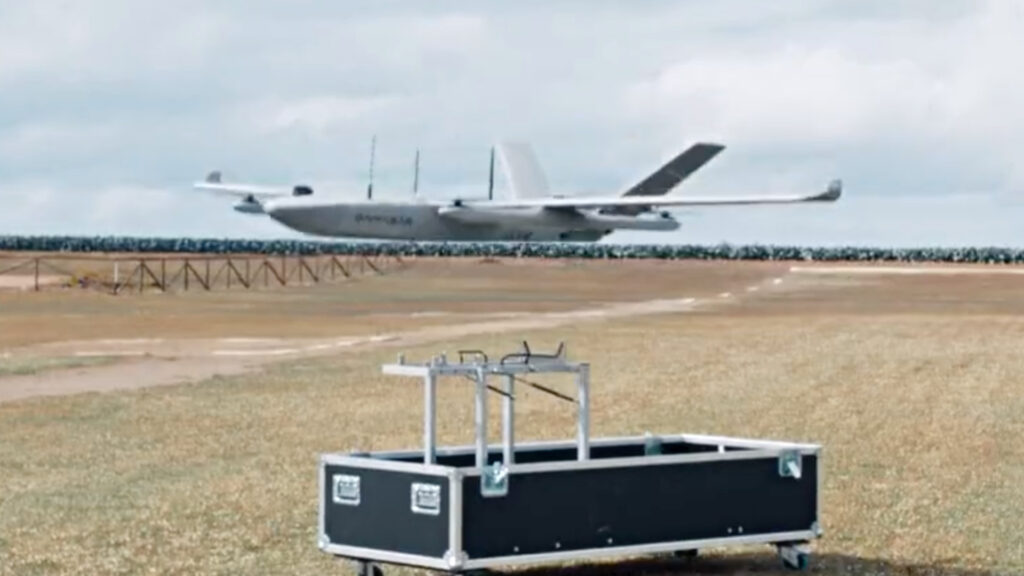 Un décollage vertical du drone. // Source : Ministry of Defence