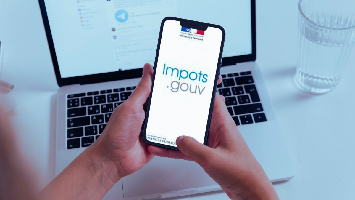 Le site des impôts était en panne ce 9 août. // Source : Canva