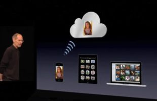 Steve Jobs lors de l'annonce d'iCloud en 2011. // Source : Apple