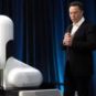 Elon Musk presenting the surgical robot.  // Source: Neuralink