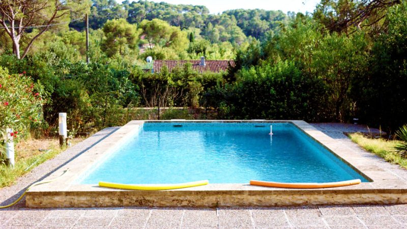 Comment réduire le gaspillage d’eau des piscines privées