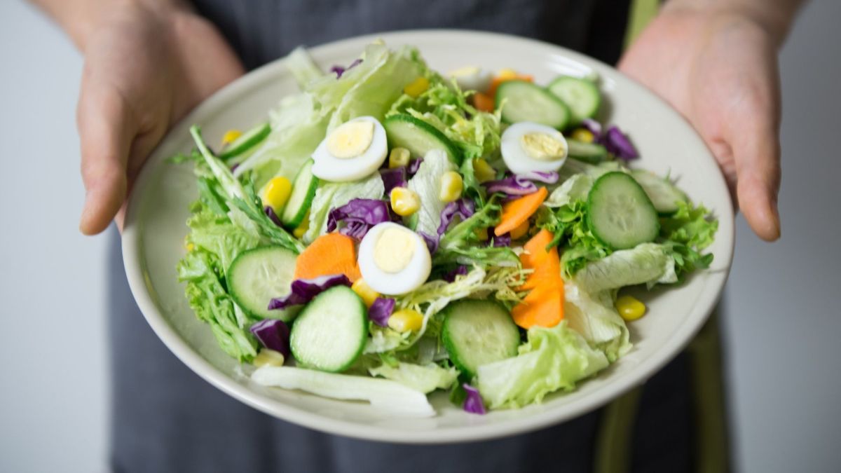 Un plat de légumes et d'oeufs. // Source : Pexels