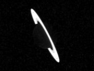 Cette Image Représente La Comparaison De Taille Entre Les Lunes De Saturne  Et D'Uranus Dans Un Design Précis Et Scientifique. Il S'agit D'un Rendu 3D  Avec Des Légendes. Banque D'Images et Photos
