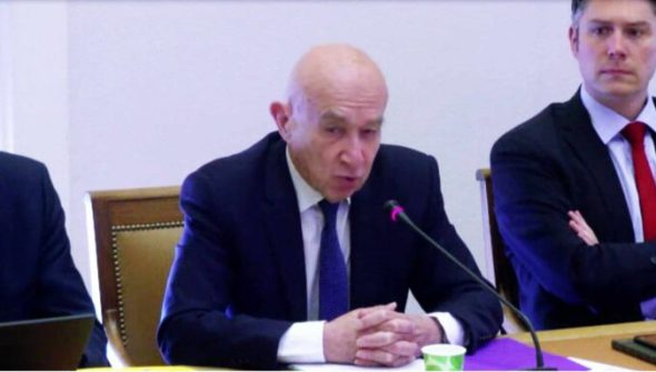 Claude Malhuret, le rapporteur de la commission d'enquête sénatoriale sur TikTok // Source : Capture d'écran Numerama
