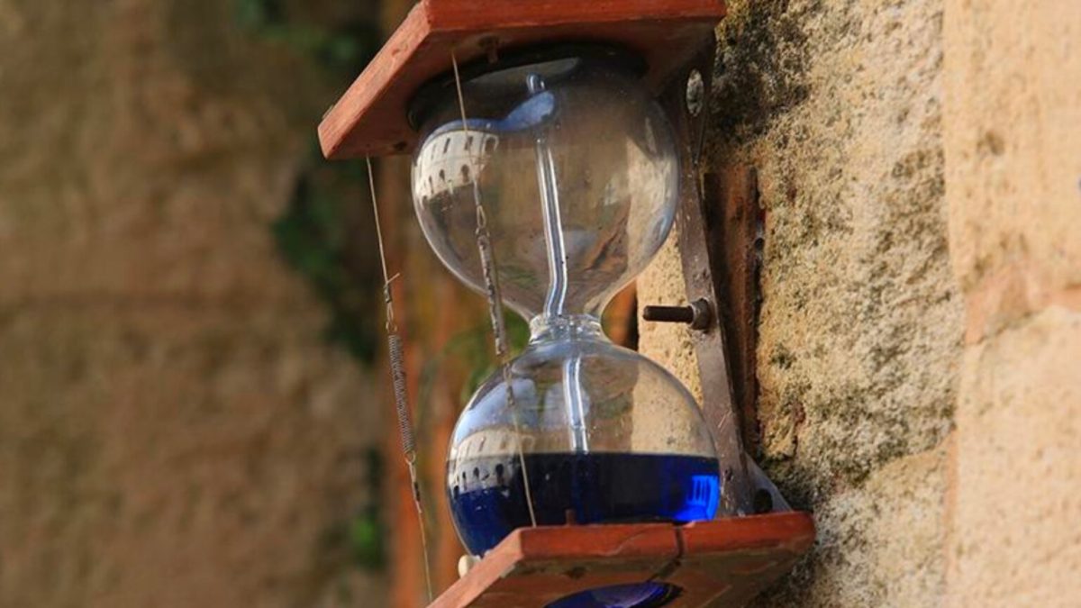 Un sablier dans Fort Boyard. // Source : France Télévisions