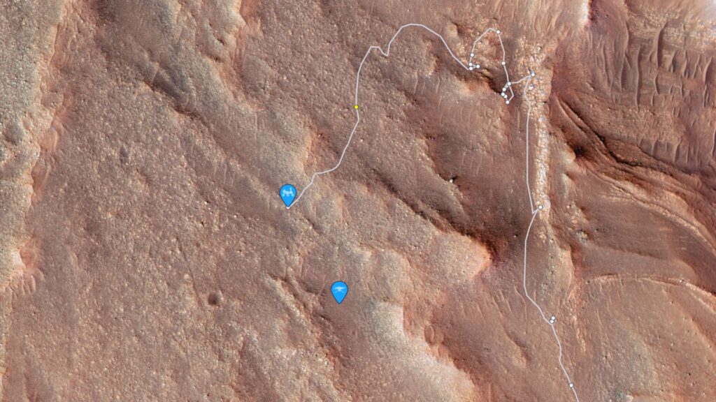Perseverance devait franchir la colinne le séparant de l'hélico. // Source : Capture d'écran Nasa Science Mars