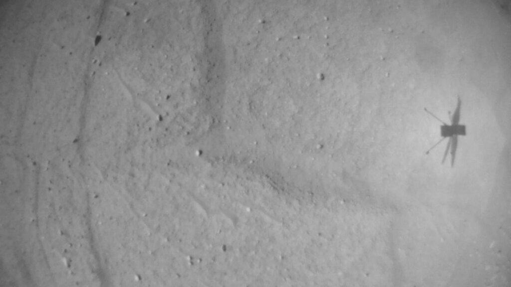 Une image prise pendant le vol du 26 avril, reçue 2 mois plus tard. // Source : NASA/JPL-Caltech