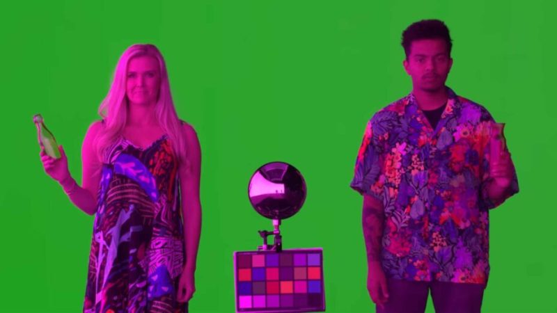 Après les effets spéciaux sur fond vert, Netflix invente les personnages violets