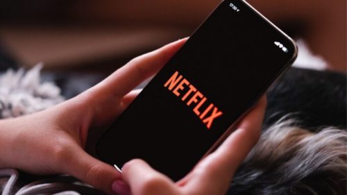 Netflix sur smartphone // Source : Pixabay