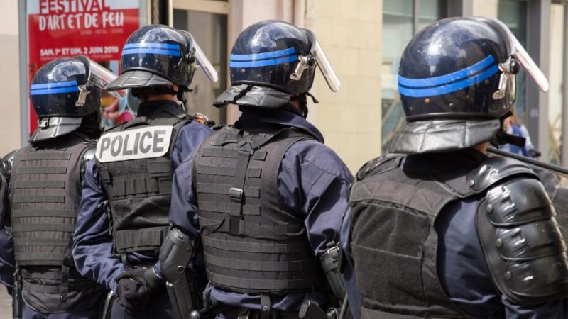 Émeutes : la police dément le projet de couper Internet dans certains quartiers
