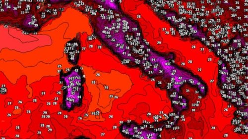 40 à 44°C en Italie annoncés mardi. // Source : Via Twitter @SergeZaka