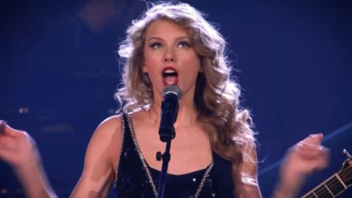 Taylor Swift en concert. // Source : Capture YouTube Taylor Swift