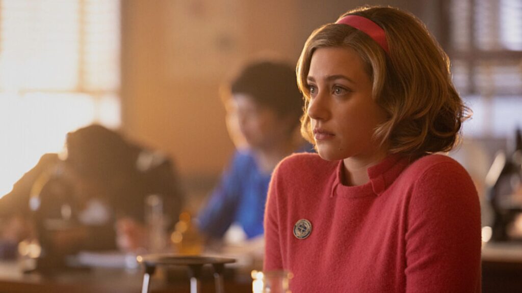 Betty in season 7 of Riverdale, in 1955 here.  // Source: TheCW/Netflix