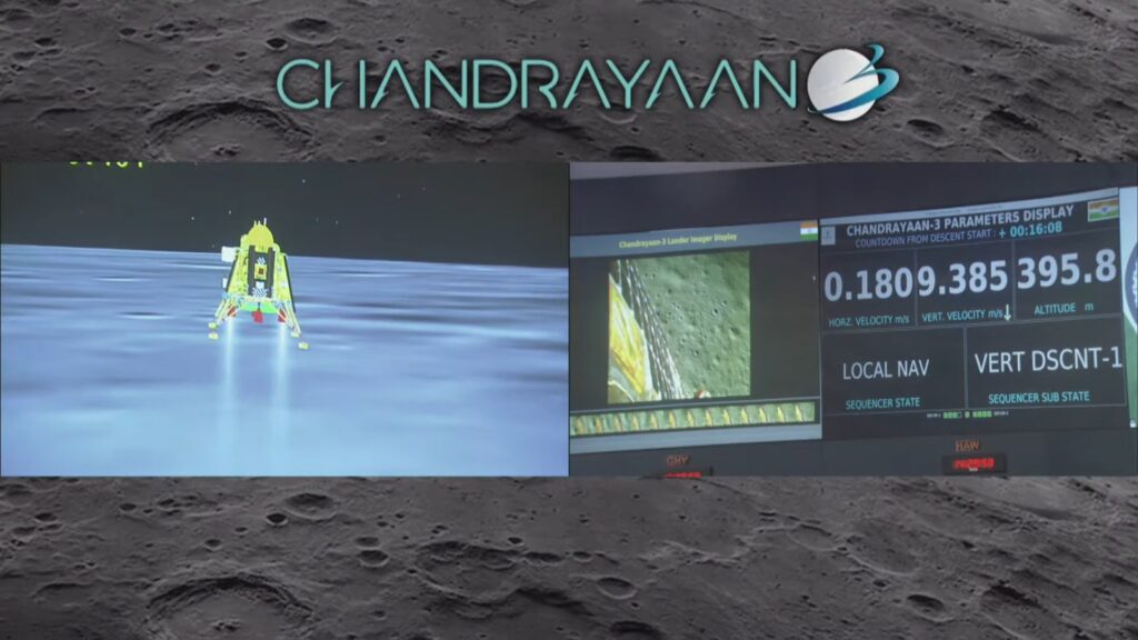 L'écran de contrôle lors de l'alunissage. À gauche la simulation mathématique, à droite l'écran avec la caméra embarquée.  // Source : ISRO