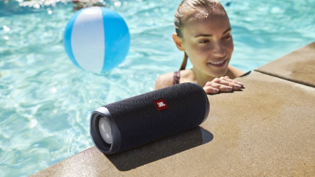 JBL Flip 5 // Source : JBL